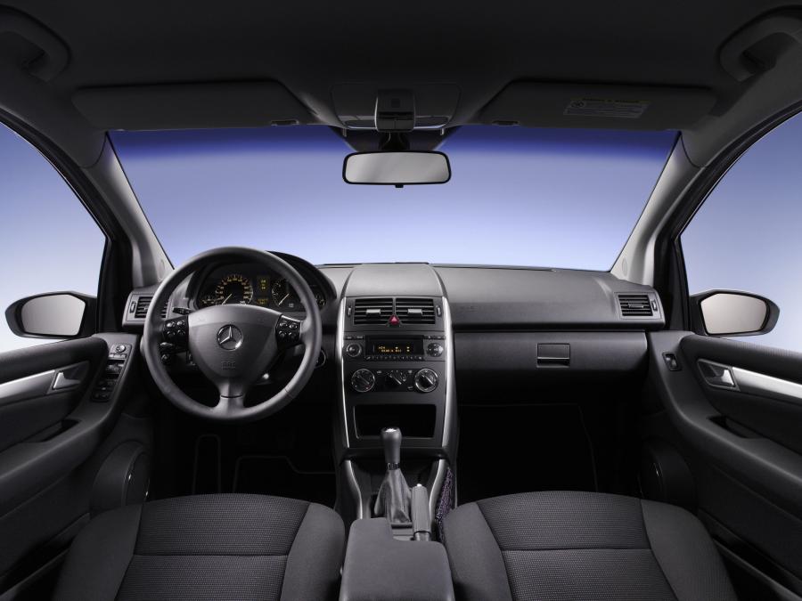  Mercedes-Benz A-Class 3-Door 2004 года  (фото 3 из 138)